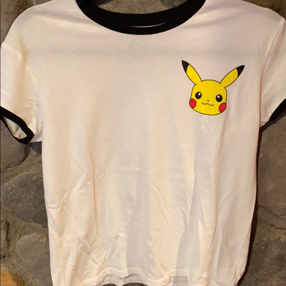 $5 in $25 bundle Pokémon t shirt size L